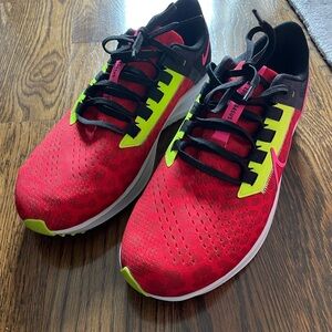 Nike Women's Air Zoom Pegasus
38 Running Shoes Size 9.5 never worn